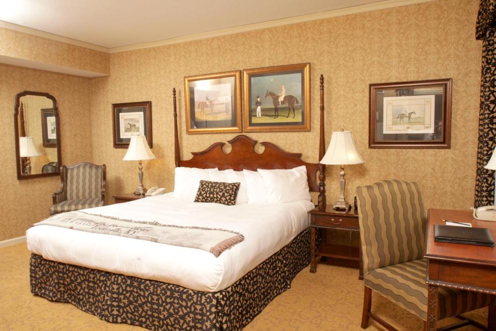 Deluxe King Room interior
