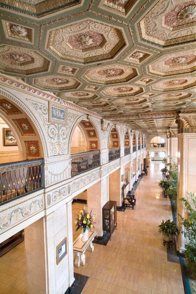 Luxury King Room interior